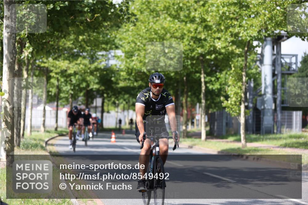 10.08.2025 - GEWOBA Citytriathlon Bremen Yannick Fuchs http://msf.ph/oto/8549492 10.08.2025 12:18:49 Radfahren 556, 584, 642, 652, 759, 781, 789, 790, 825, 853, 978, 982, 1015, 1018, 1029 meine-sportfotos.de