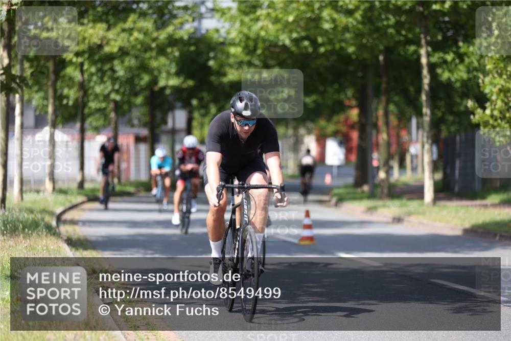 10.08.2025 - GEWOBA Citytriathlon Bremen Yannick Fuchs http://msf.ph/oto/8549499 10.08.2025 12:18:51 Radfahren 556, 642, 652, 789, 790, 825, 853, 978, 982, 1015, 1018, 1029 meine-sportfotos.de