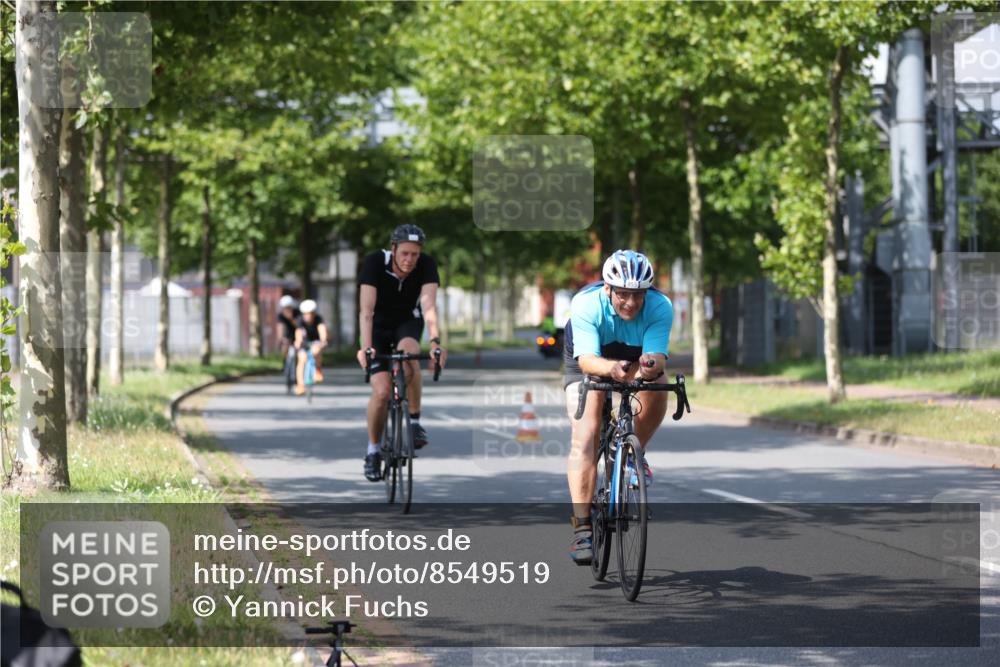 10.08.2025 - GEWOBA Citytriathlon Bremen Yannick Fuchs http://msf.ph/oto/8549519 10.08.2025 12:18:54 Radfahren 556, 642, 652, 789, 790, 825, 853, 978, 982, 1015, 1018 meine-sportfotos.de