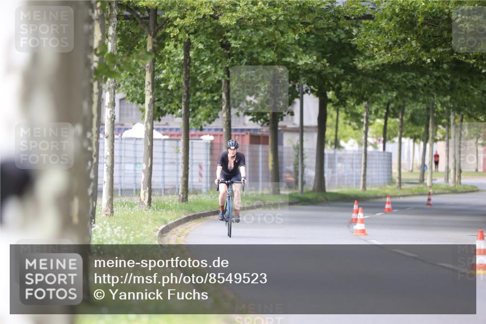 10.08.2025 - GEWOBA Citytriathlon Bremen Yannick Fuchs http://msf.ph/oto/8549523 10.08.2025 13:27:59 Radfahren 941 meine-sportfotos.de