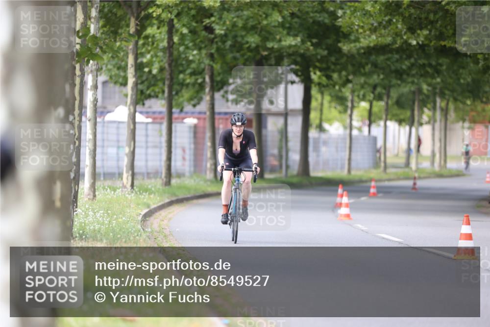 10.08.2025 - GEWOBA Citytriathlon Bremen Yannick Fuchs http://msf.ph/oto/8549527 10.08.2025 13:28:00 Radfahren 941 meine-sportfotos.de