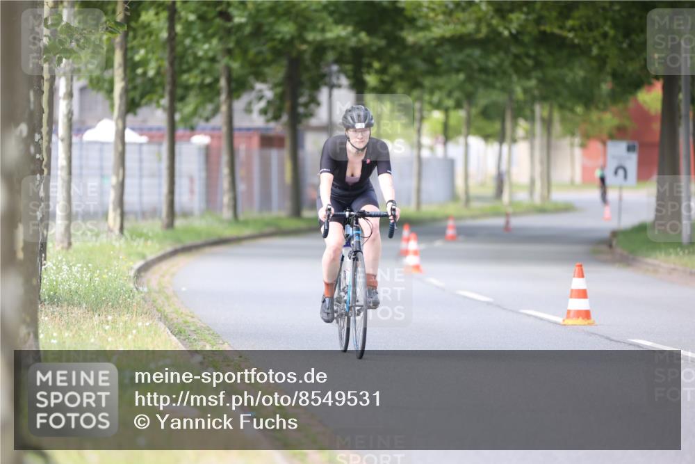 10.08.2025 - GEWOBA Citytriathlon Bremen Yannick Fuchs http://msf.ph/oto/8549531 10.08.2025 13:28:01 Radfahren 941 meine-sportfotos.de