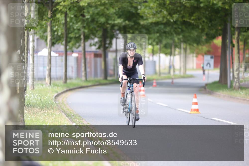 10.08.2025 - GEWOBA Citytriathlon Bremen Yannick Fuchs http://msf.ph/oto/8549533 10.08.2025 13:28:01 Radfahren 941 meine-sportfotos.de