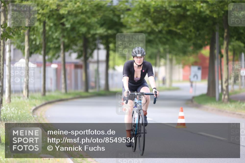 10.08.2025 - GEWOBA Citytriathlon Bremen Yannick Fuchs http://msf.ph/oto/8549534 10.08.2025 13:28:02 Radfahren 746, 941 meine-sportfotos.de