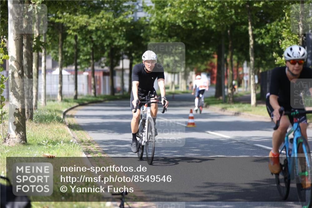 10.08.2025 - GEWOBA Citytriathlon Bremen Yannick Fuchs http://msf.ph/oto/8549546 10.08.2025 12:18:58 Radfahren 556, 789, 790, 825, 853, 978, 982, 1018 meine-sportfotos.de