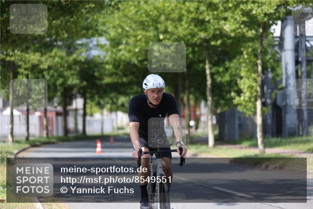 10.08.2025 - GEWOBA Citytriathlon Bremen Yannick Fuchs http://msf.ph/oto/8549551 10.08.2025 12:18:58 Radfahren 556, 789, 790, 825, 853, 978, 982, 1018 meine-sportfotos.de