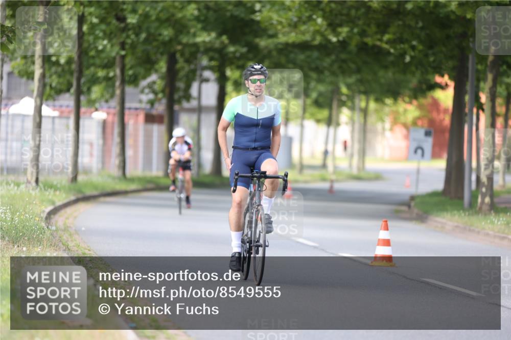 10.08.2025 - GEWOBA Citytriathlon Bremen Yannick Fuchs http://msf.ph/oto/8549555 10.08.2025 13:28:18 Radfahren 746, 903 meine-sportfotos.de