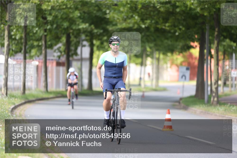 10.08.2025 - GEWOBA Citytriathlon Bremen Yannick Fuchs http://msf.ph/oto/8549556 10.08.2025 13:28:18 Radfahren 746, 903 meine-sportfotos.de