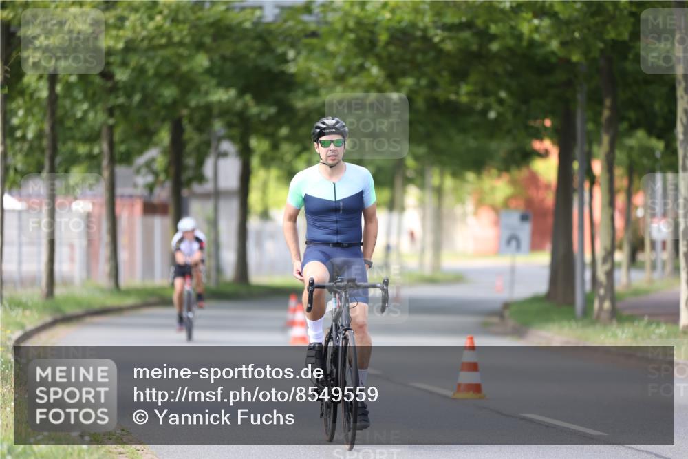 10.08.2025 - GEWOBA Citytriathlon Bremen Yannick Fuchs http://msf.ph/oto/8549559 10.08.2025 13:28:18 Radfahren 746, 903 meine-sportfotos.de