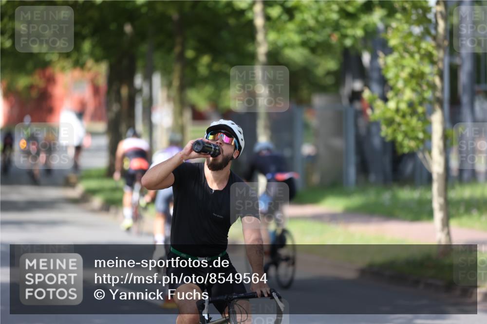10.08.2025 - GEWOBA Citytriathlon Bremen Yannick Fuchs http://msf.ph/oto/8549564 10.08.2025 12:19:18 Radfahren 709, 750, 762, 804, 1033 meine-sportfotos.de