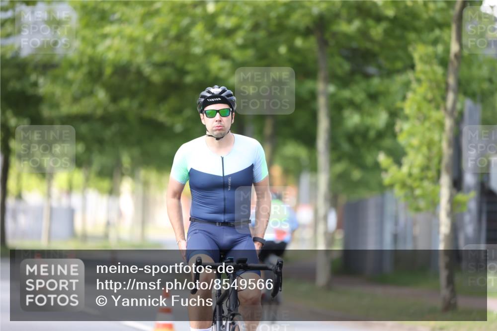 10.08.2025 - GEWOBA Citytriathlon Bremen Yannick Fuchs http://msf.ph/oto/8549566 10.08.2025 13:28:19 Radfahren 746, 903 meine-sportfotos.de