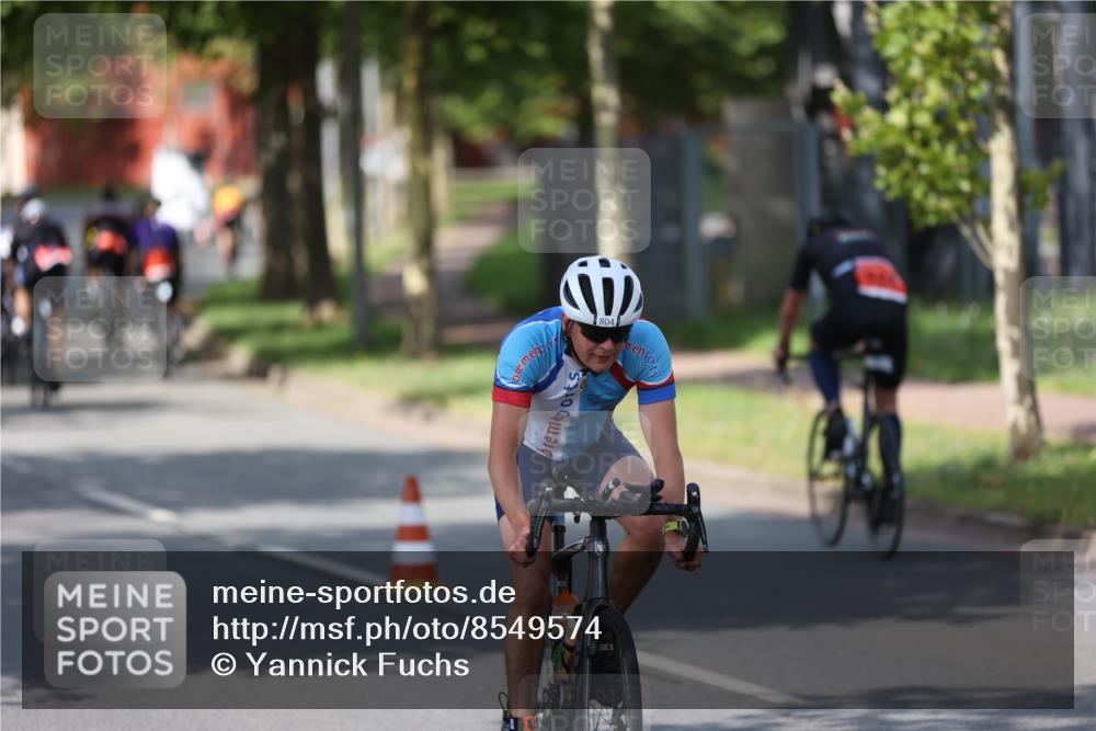 10.08.2025 - GEWOBA Citytriathlon Bremen Yannick Fuchs http://msf.ph/oto/8549574 10.08.2025 12:19:20 Radfahren 709, 750, 762, 804, 872, 1033 meine-sportfotos.de