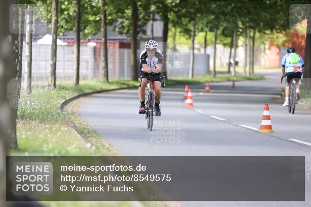10.08.2025 - GEWOBA Citytriathlon Bremen Yannick Fuchs http://msf.ph/oto/8549575 10.08.2025 13:28:21 Radfahren 746, 903 meine-sportfotos.de