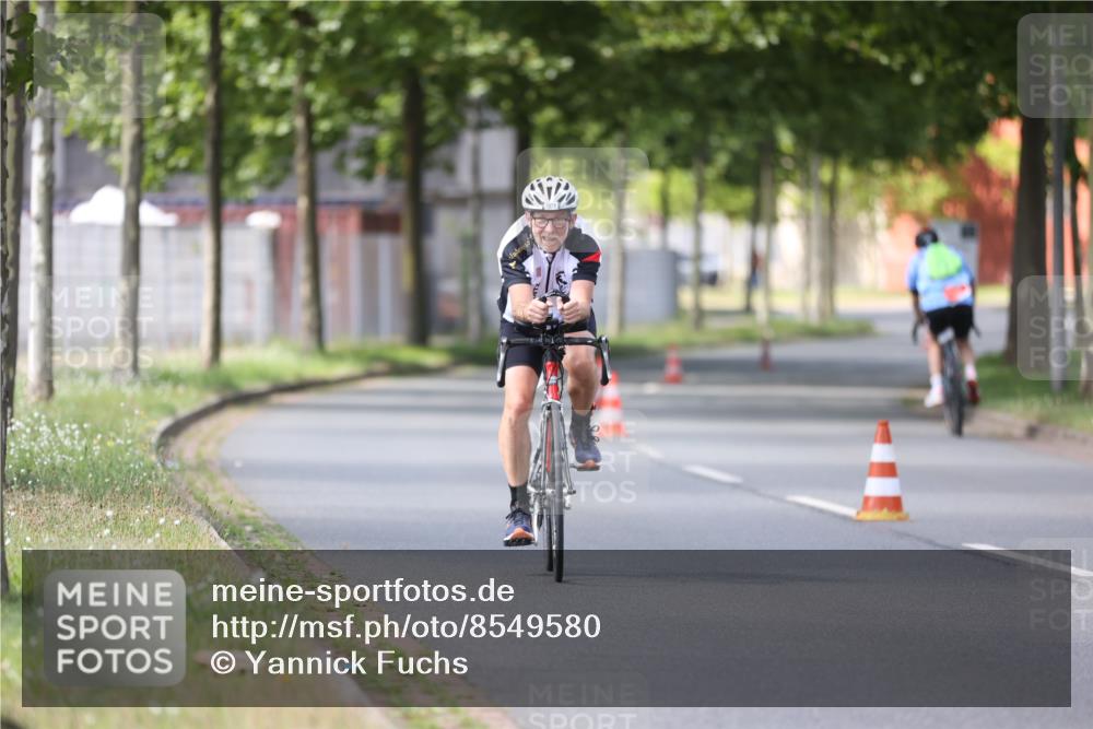 10.08.2025 - GEWOBA Citytriathlon Bremen Yannick Fuchs http://msf.ph/oto/8549580 10.08.2025 13:28:21 Radfahren 746, 903 meine-sportfotos.de