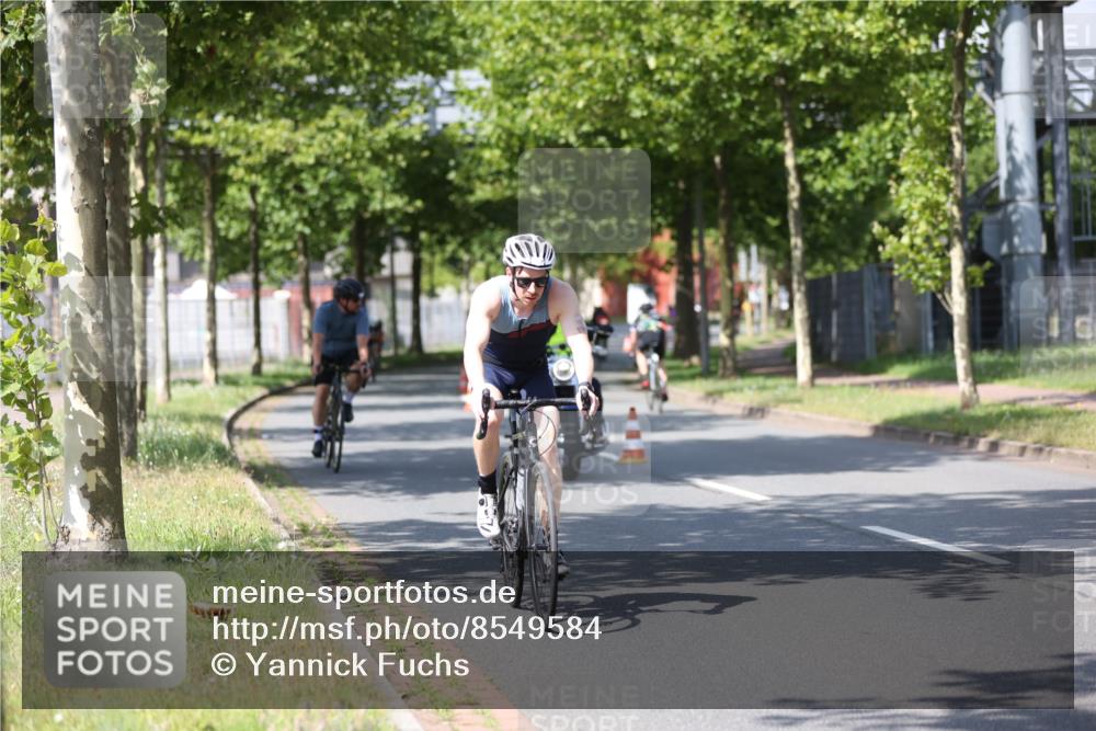 10.08.2025 - GEWOBA Citytriathlon Bremen Yannick Fuchs http://msf.ph/oto/8549584 10.08.2025 12:19:25 Radfahren 709, 750, 762, 804, 872, 1033 meine-sportfotos.de