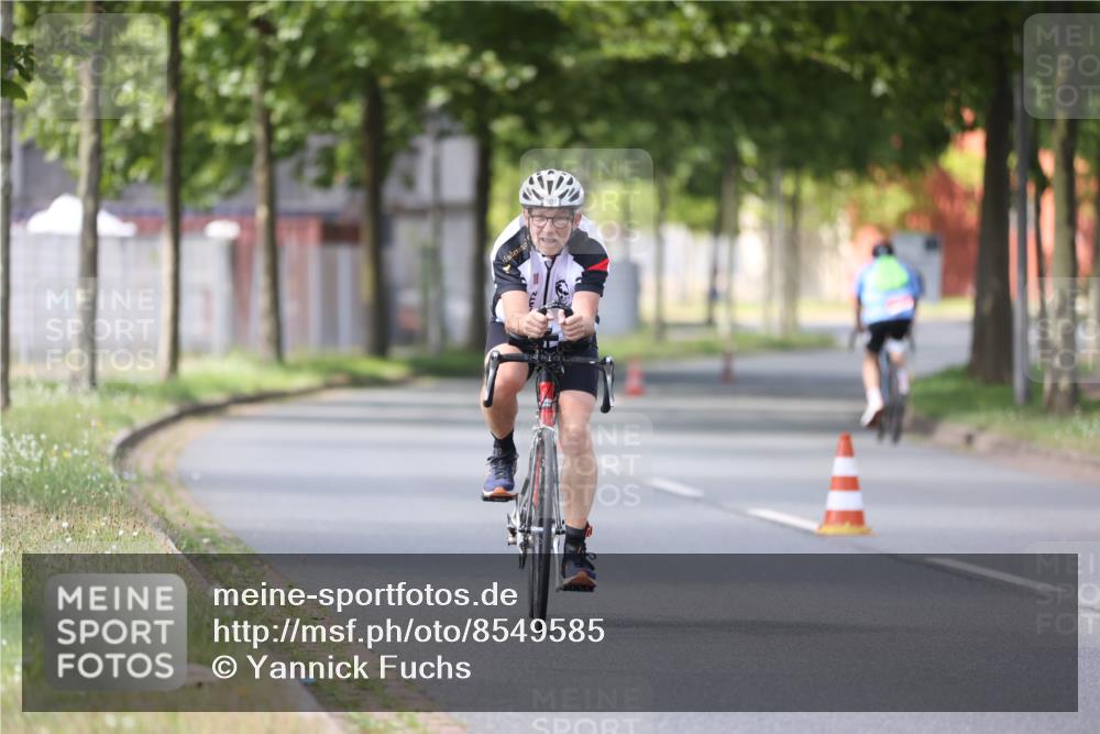10.08.2025 - GEWOBA Citytriathlon Bremen Yannick Fuchs http://msf.ph/oto/8549585 10.08.2025 13:28:22 Radfahren 746, 903 meine-sportfotos.de