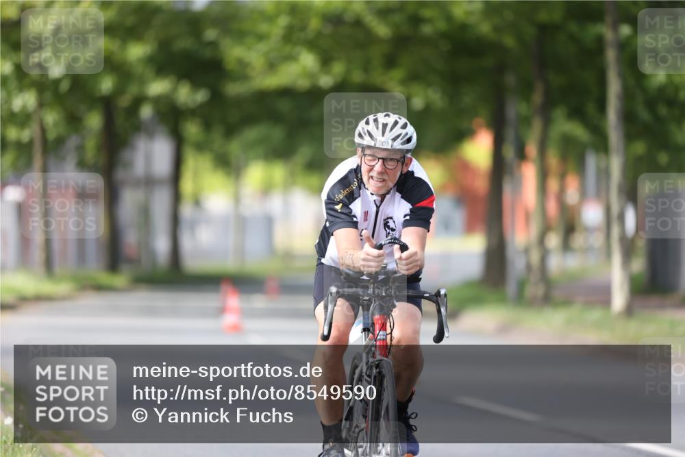 10.08.2025 - GEWOBA Citytriathlon Bremen Yannick Fuchs http://msf.ph/oto/8549590 10.08.2025 13:28:23 Radfahren 746, 903 meine-sportfotos.de