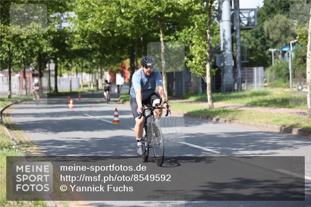 10.08.2025 - GEWOBA Citytriathlon Bremen Yannick Fuchs http://msf.ph/oto/8549592 10.08.2025 12:19:27 Radfahren 749, 750, 762, 804, 872, 1033 meine-sportfotos.de