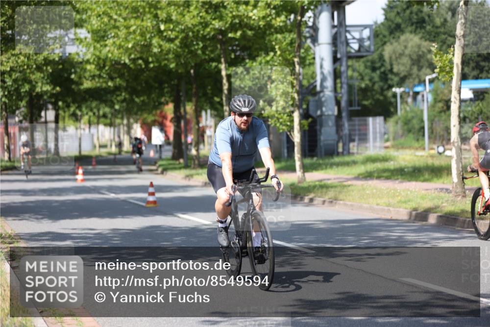 10.08.2025 - GEWOBA Citytriathlon Bremen Yannick Fuchs http://msf.ph/oto/8549594 10.08.2025 12:19:27 Radfahren 749, 750, 762, 804, 872, 1033 meine-sportfotos.de