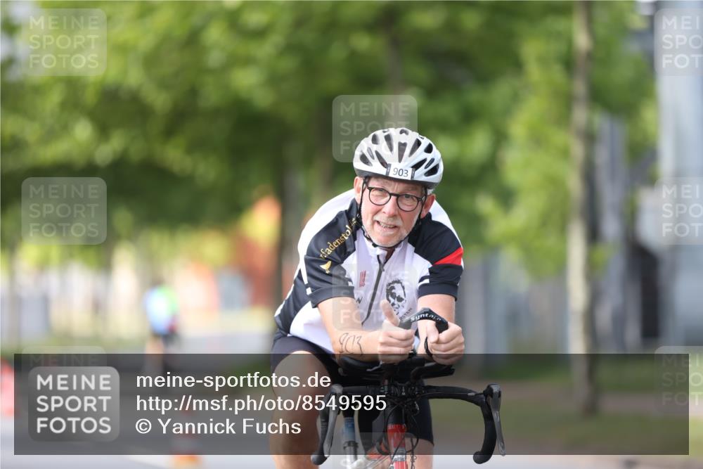 10.08.2025 - GEWOBA Citytriathlon Bremen Yannick Fuchs http://msf.ph/oto/8549595 10.08.2025 13:28:23 Radfahren 746, 903 meine-sportfotos.de