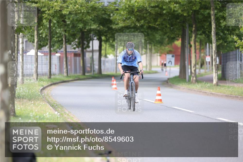10.08.2025 - GEWOBA Citytriathlon Bremen Yannick Fuchs http://msf.ph/oto/8549603 10.08.2025 13:29:17 Radfahren 638 meine-sportfotos.de