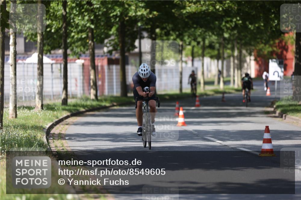 10.08.2025 - GEWOBA Citytriathlon Bremen Yannick Fuchs http://msf.ph/oto/8549605 10.08.2025 12:19:29 Radfahren 749, 762, 804, 872, 1033 meine-sportfotos.de