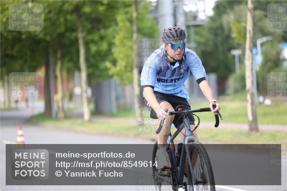10.08.2025 - GEWOBA Citytriathlon Bremen Yannick Fuchs http://msf.ph/oto/8549614 10.08.2025 13:29:19 Radfahren 638, 980, 1032 meine-sportfotos.de