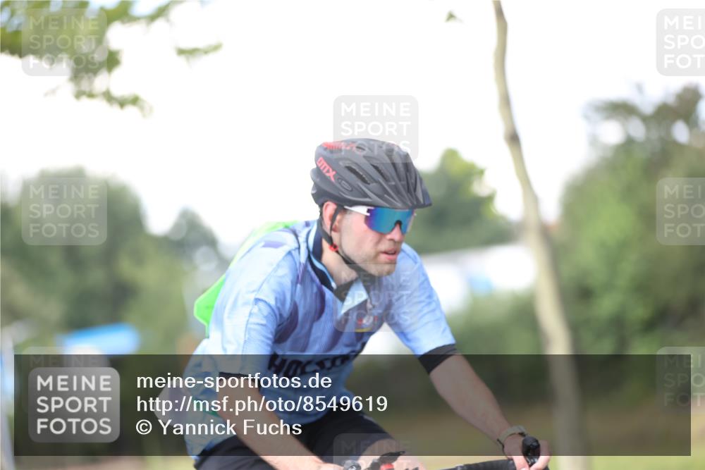 10.08.2025 - GEWOBA Citytriathlon Bremen Yannick Fuchs http://msf.ph/oto/8549619 10.08.2025 13:29:19 Radfahren 638, 980, 1032 meine-sportfotos.de