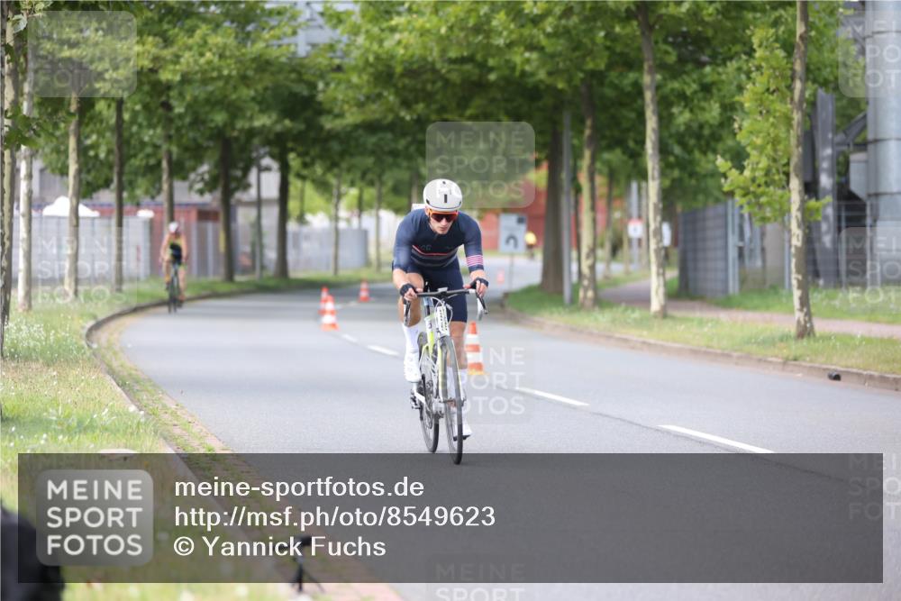 10.08.2025 - GEWOBA Citytriathlon Bremen Yannick Fuchs http://msf.ph/oto/8549623 10.08.2025 13:29:29 Radfahren 638, 980, 1032 meine-sportfotos.de