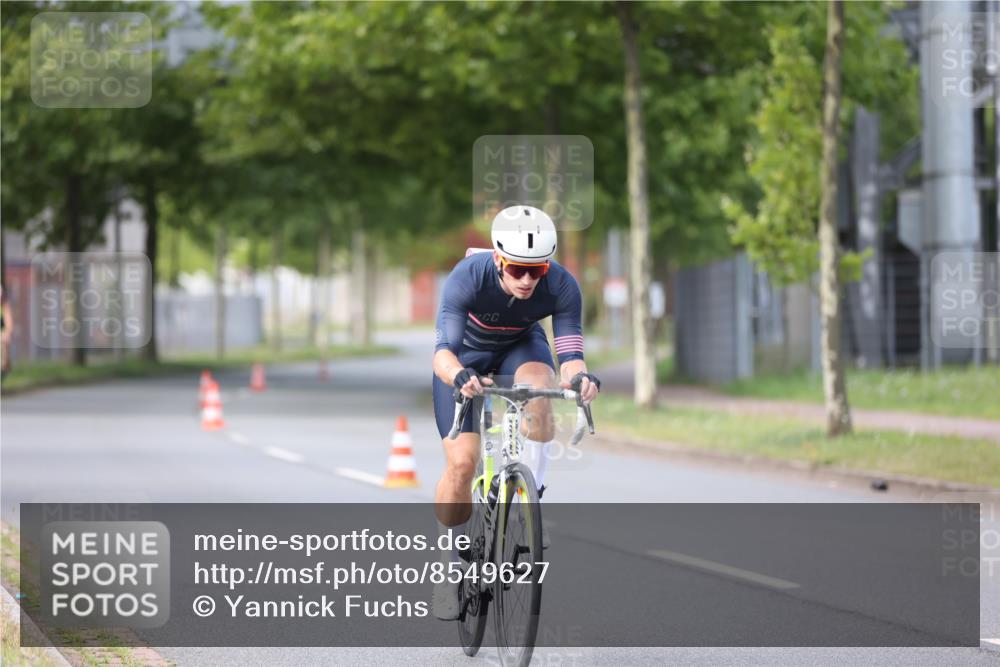 10.08.2025 - GEWOBA Citytriathlon Bremen Yannick Fuchs http://msf.ph/oto/8549627 10.08.2025 13:29:29 Radfahren 638, 980, 1032 meine-sportfotos.de