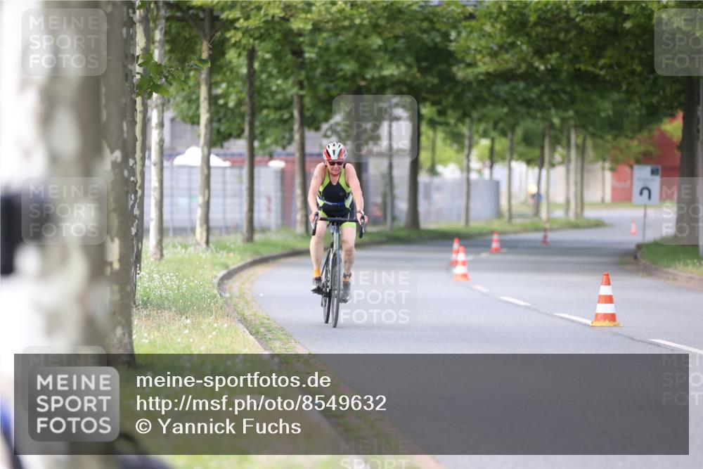 10.08.2025 - GEWOBA Citytriathlon Bremen Yannick Fuchs http://msf.ph/oto/8549632 10.08.2025 13:29:33 Radfahren 980, 1032 meine-sportfotos.de