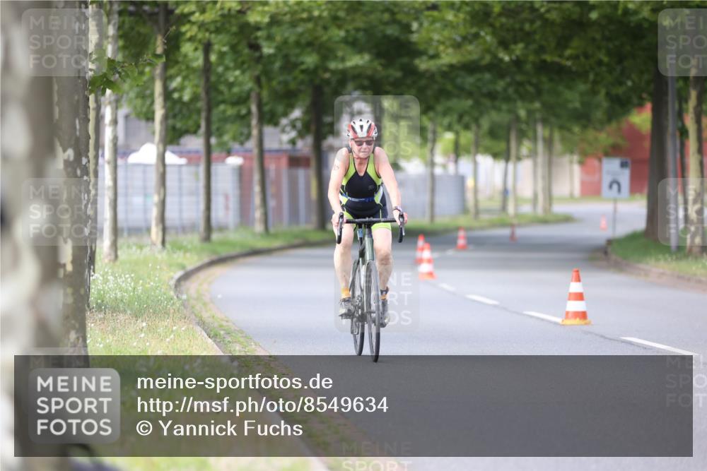 10.08.2025 - GEWOBA Citytriathlon Bremen Yannick Fuchs http://msf.ph/oto/8549634 10.08.2025 13:29:33 Radfahren 980, 1032 meine-sportfotos.de