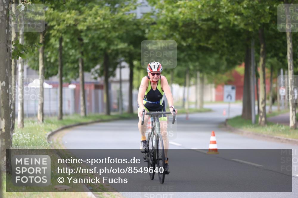 10.08.2025 - GEWOBA Citytriathlon Bremen Yannick Fuchs http://msf.ph/oto/8549640 10.08.2025 13:29:34 Radfahren 980, 1032 meine-sportfotos.de