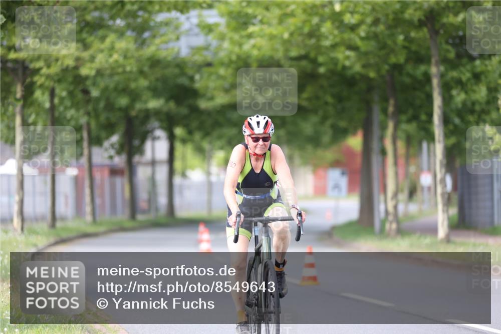 10.08.2025 - GEWOBA Citytriathlon Bremen Yannick Fuchs http://msf.ph/oto/8549643 10.08.2025 13:29:34 Radfahren 980, 1032 meine-sportfotos.de