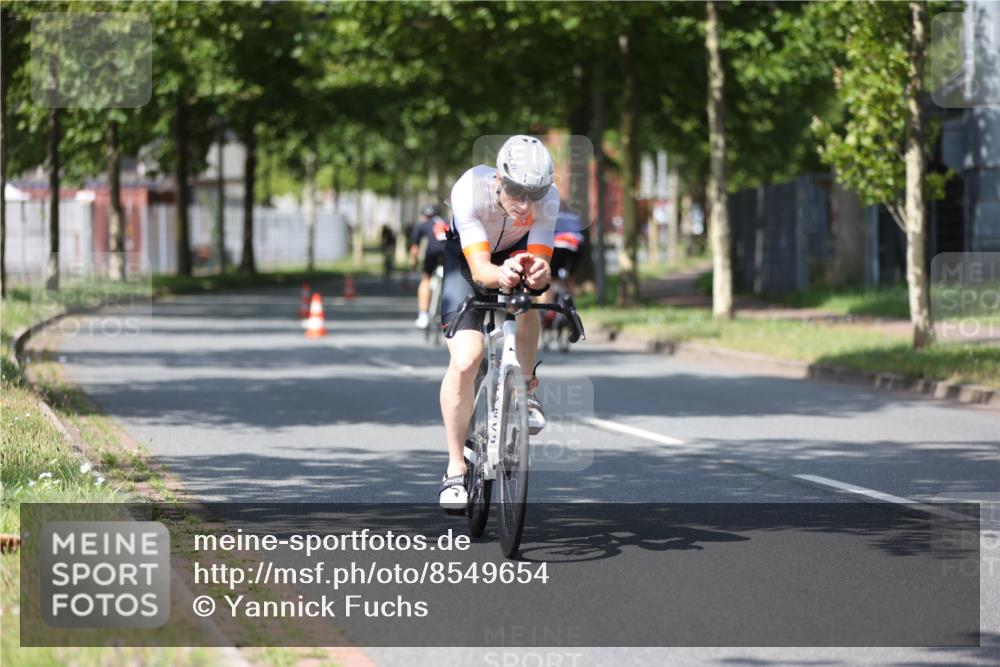10.08.2025 - GEWOBA Citytriathlon Bremen Yannick Fuchs http://msf.ph/oto/8549654 10.08.2025 12:19:47 Radfahren 554, 719, 739, 749, 841 meine-sportfotos.de