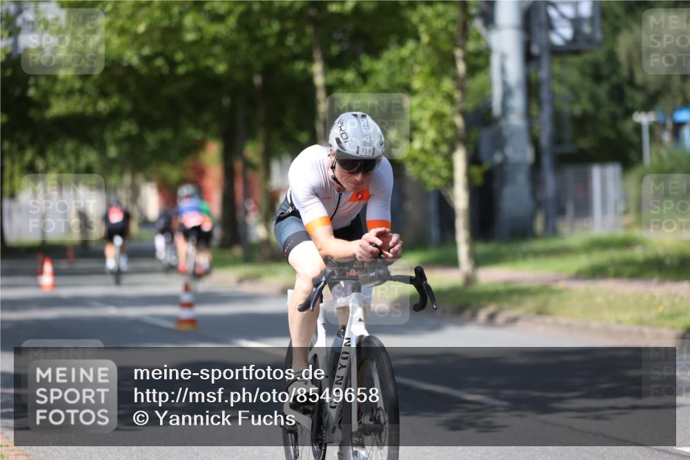 10.08.2025 - GEWOBA Citytriathlon Bremen Yannick Fuchs http://msf.ph/oto/8549658 10.08.2025 12:19:48 Radfahren 554, 719, 739, 749, 764, 841 meine-sportfotos.de