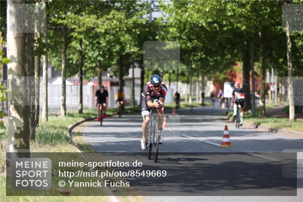 10.08.2025 - GEWOBA Citytriathlon Bremen Yannick Fuchs http://msf.ph/oto/8549669 10.08.2025 12:19:55 Radfahren 554, 639, 719, 739, 764, 782, 784, 841, 920, 1027 meine-sportfotos.de