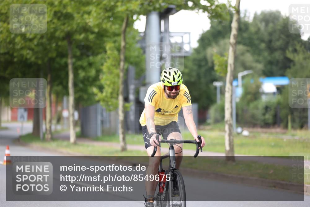 10.08.2025 - GEWOBA Citytriathlon Bremen Yannick Fuchs http://msf.ph/oto/8549675 10.08.2025 13:30:07 Radfahren 792, 942 meine-sportfotos.de