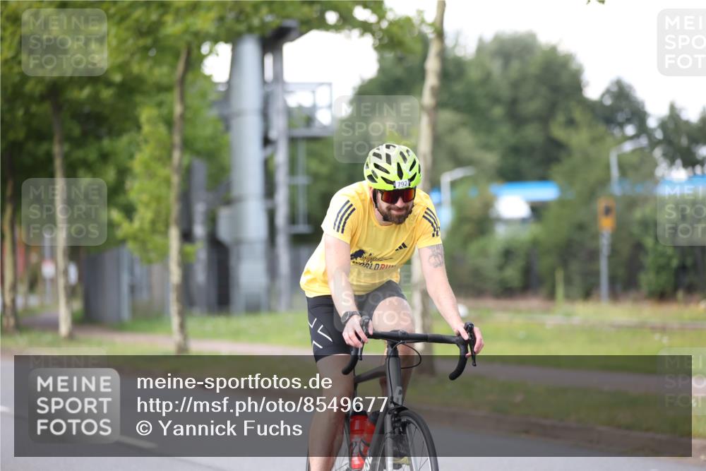 10.08.2025 - GEWOBA Citytriathlon Bremen Yannick Fuchs http://msf.ph/oto/8549677 10.08.2025 13:30:07 Radfahren 792, 942 meine-sportfotos.de