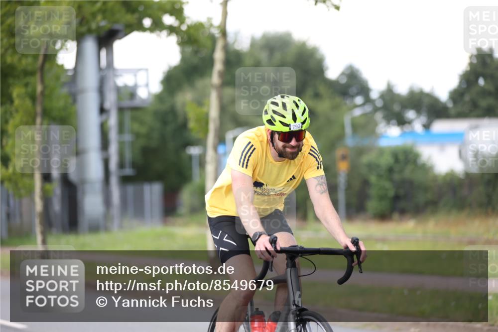 10.08.2025 - GEWOBA Citytriathlon Bremen Yannick Fuchs http://msf.ph/oto/8549679 10.08.2025 13:30:07 Radfahren 792, 942 meine-sportfotos.de