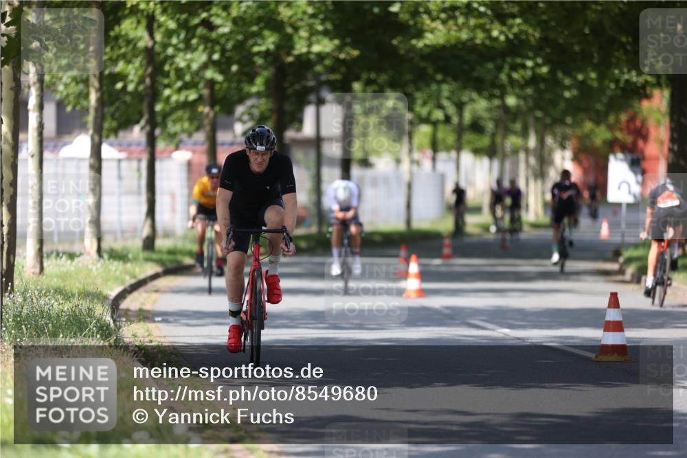 10.08.2025 - GEWOBA Citytriathlon Bremen Yannick Fuchs http://msf.ph/oto/8549680 10.08.2025 12:19:57 Radfahren 639, 719, 739, 764, 782, 784, 841, 920, 1027 meine-sportfotos.de