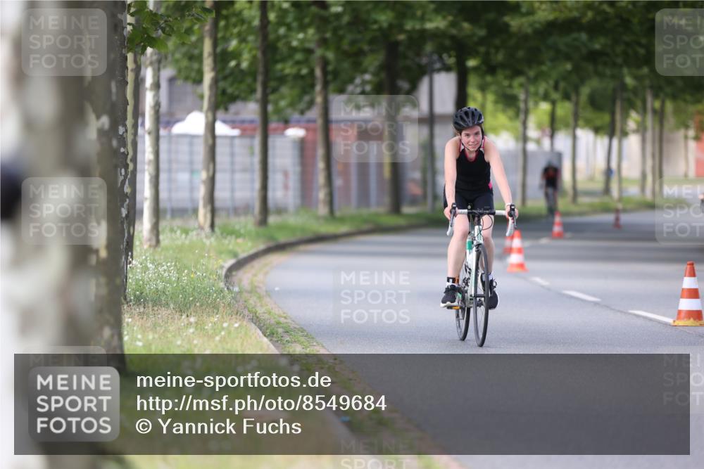 10.08.2025 - GEWOBA Citytriathlon Bremen Yannick Fuchs http://msf.ph/oto/8549684 10.08.2025 13:31:15 Radfahren 724, 922, 968 meine-sportfotos.de