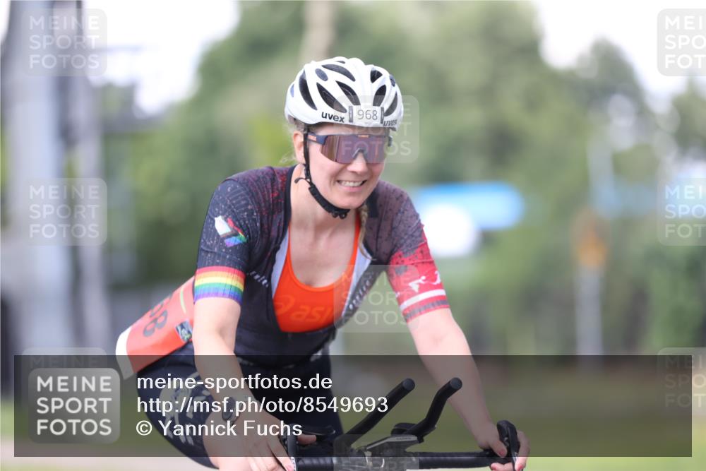 10.08.2025 - GEWOBA Citytriathlon Bremen Yannick Fuchs http://msf.ph/oto/8549693 10.08.2025 13:31:26 Radfahren 724, 922, 968 meine-sportfotos.de