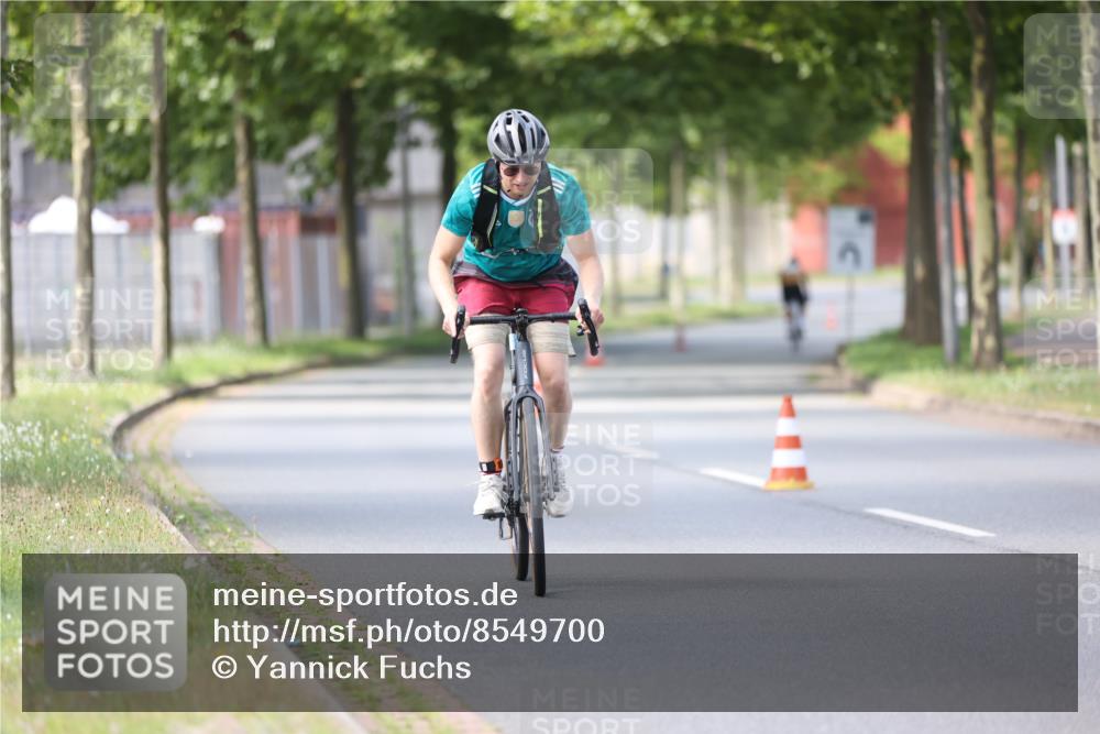 10.08.2025 - GEWOBA Citytriathlon Bremen Yannick Fuchs http://msf.ph/oto/8549700 10.08.2025 13:31:32 Radfahren 724, 968 meine-sportfotos.de