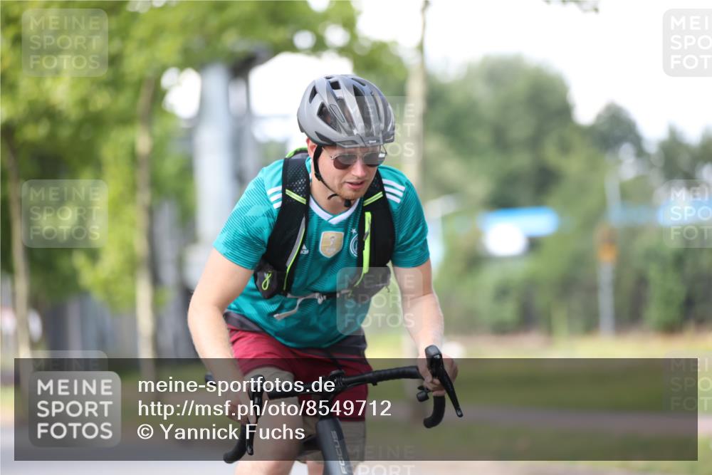10.08.2025 - GEWOBA Citytriathlon Bremen Yannick Fuchs http://msf.ph/oto/8549712 10.08.2025 13:31:33 Radfahren 724, 968 meine-sportfotos.de
