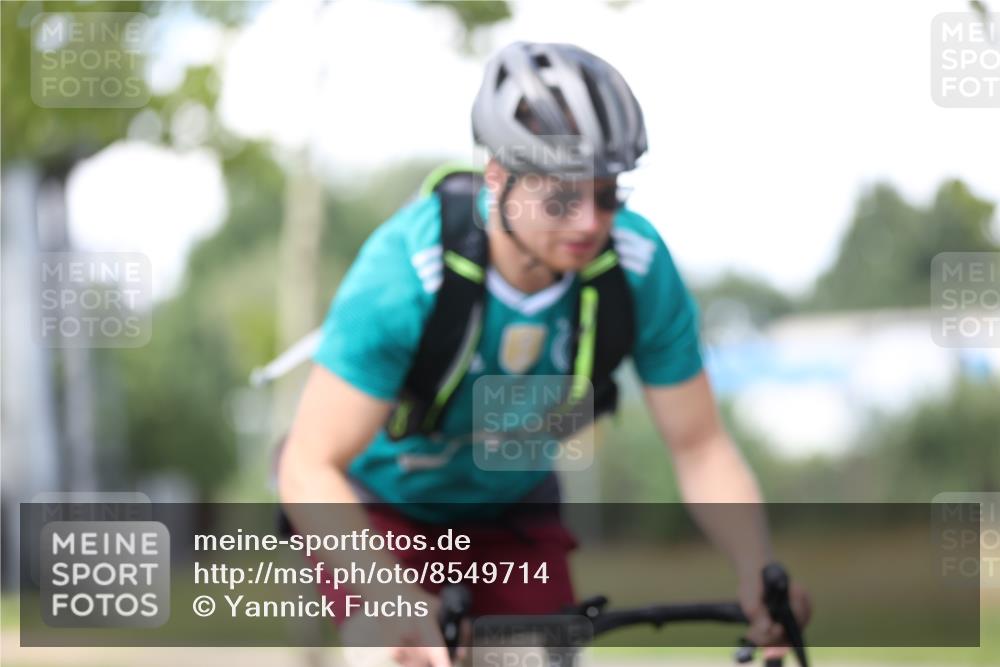 10.08.2025 - GEWOBA Citytriathlon Bremen Yannick Fuchs http://msf.ph/oto/8549714 10.08.2025 13:31:33 Radfahren 724, 968 meine-sportfotos.de