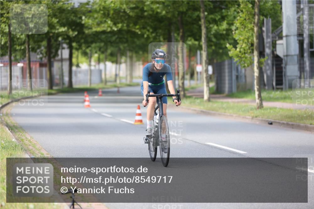 10.08.2025 - GEWOBA Citytriathlon Bremen Yannick Fuchs http://msf.ph/oto/8549717 10.08.2025 13:32:11 Radfahren 935, 1031 meine-sportfotos.de