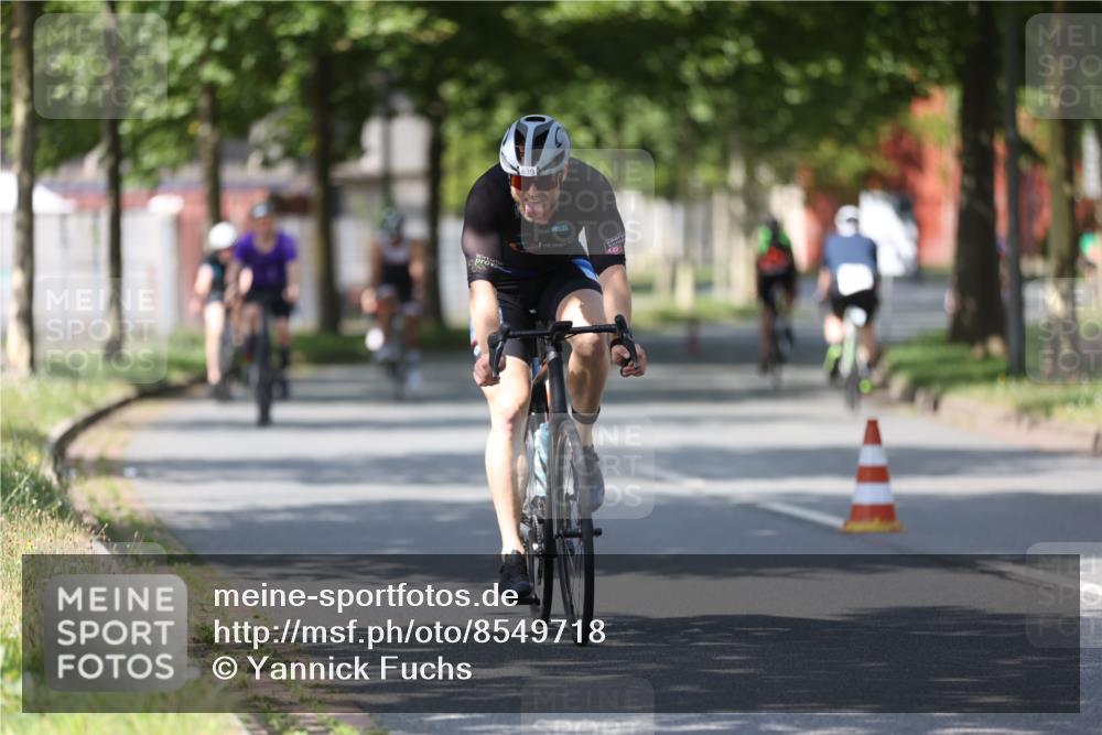 10.08.2025 - GEWOBA Citytriathlon Bremen Yannick Fuchs http://msf.ph/oto/8549718 10.08.2025 12:20:02 Radfahren 639, 719, 739, 764, 782, 784, 841, 844, 920, 1027 meine-sportfotos.de