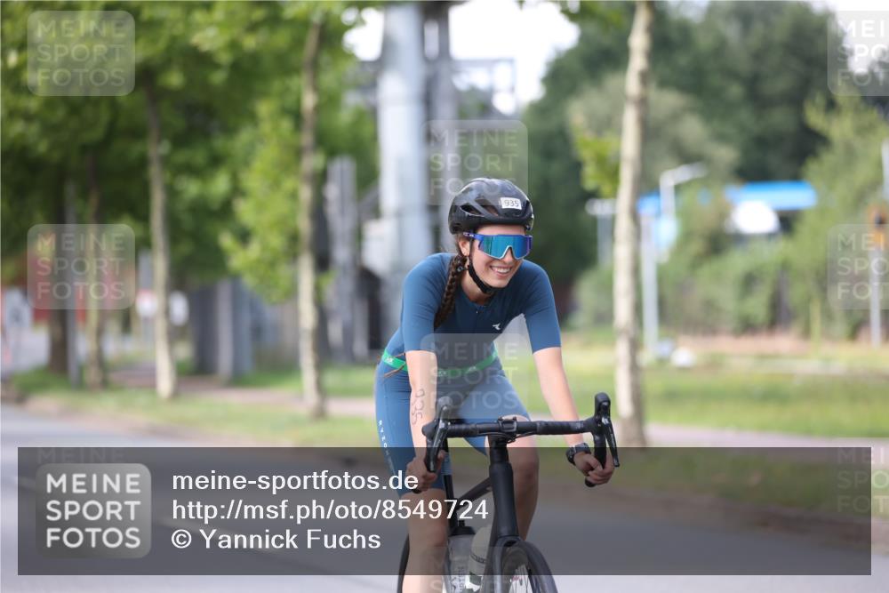 10.08.2025 - GEWOBA Citytriathlon Bremen Yannick Fuchs http://msf.ph/oto/8549724 10.08.2025 13:32:12 Radfahren 935, 1031 meine-sportfotos.de