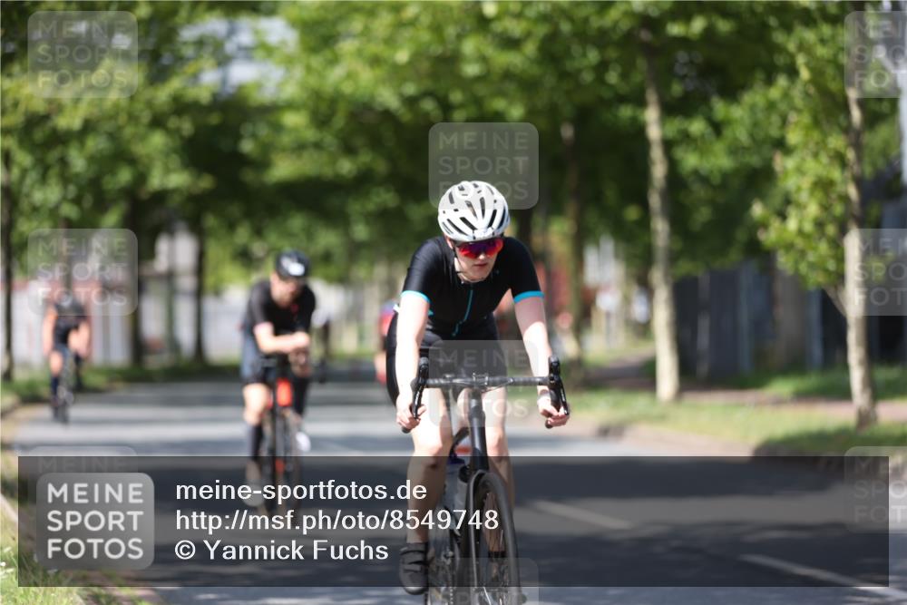 10.08.2025 - GEWOBA Citytriathlon Bremen Yannick Fuchs http://msf.ph/oto/8549748 10.08.2025 12:20:07 Radfahren 565, 570, 639, 739, 764, 782, 784, 841, 844, 892, 920, 1027 meine-sportfotos.de